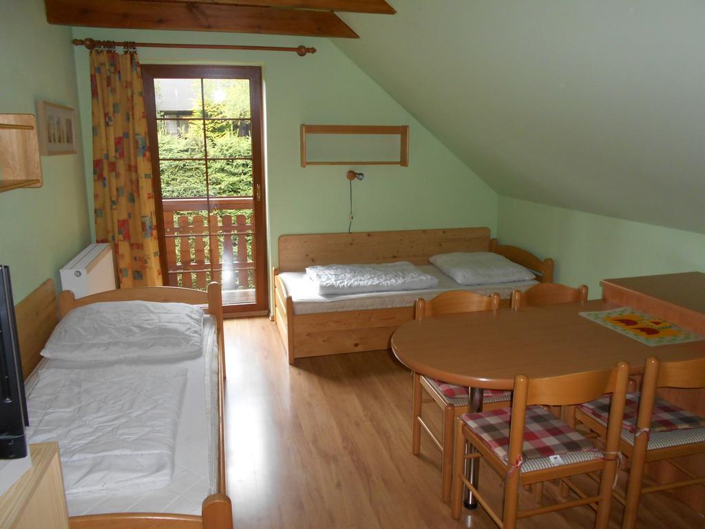 Apartmány Base Camp Železná Ruda Esterno foto